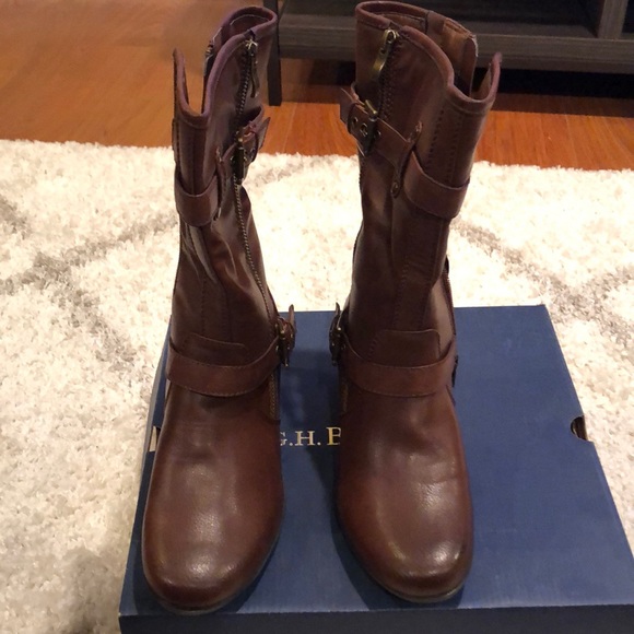 G.H. Bass & Co. Boots - Picture 2 of 9